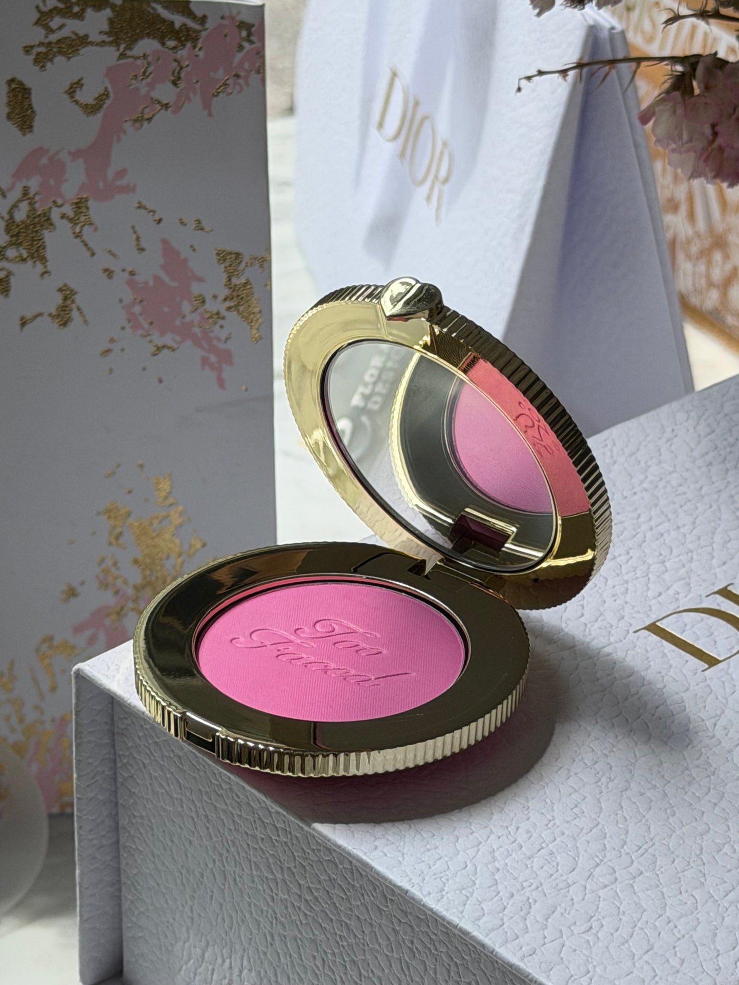 TOO FACED Cloud Crush Blush - Super Candy Clouds
Velvety Second-Skin Powder Formula