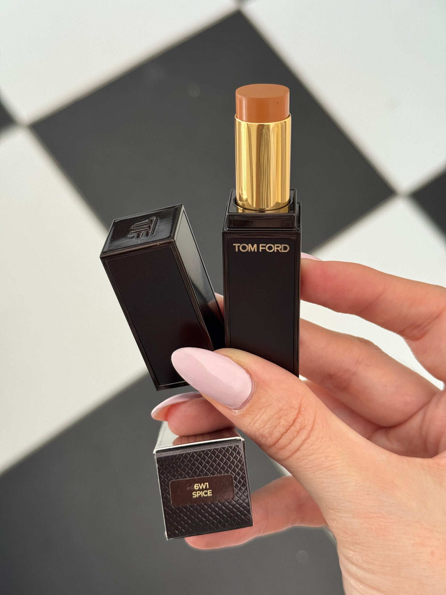 TOM FORD Traceless Soft Matte Concealer