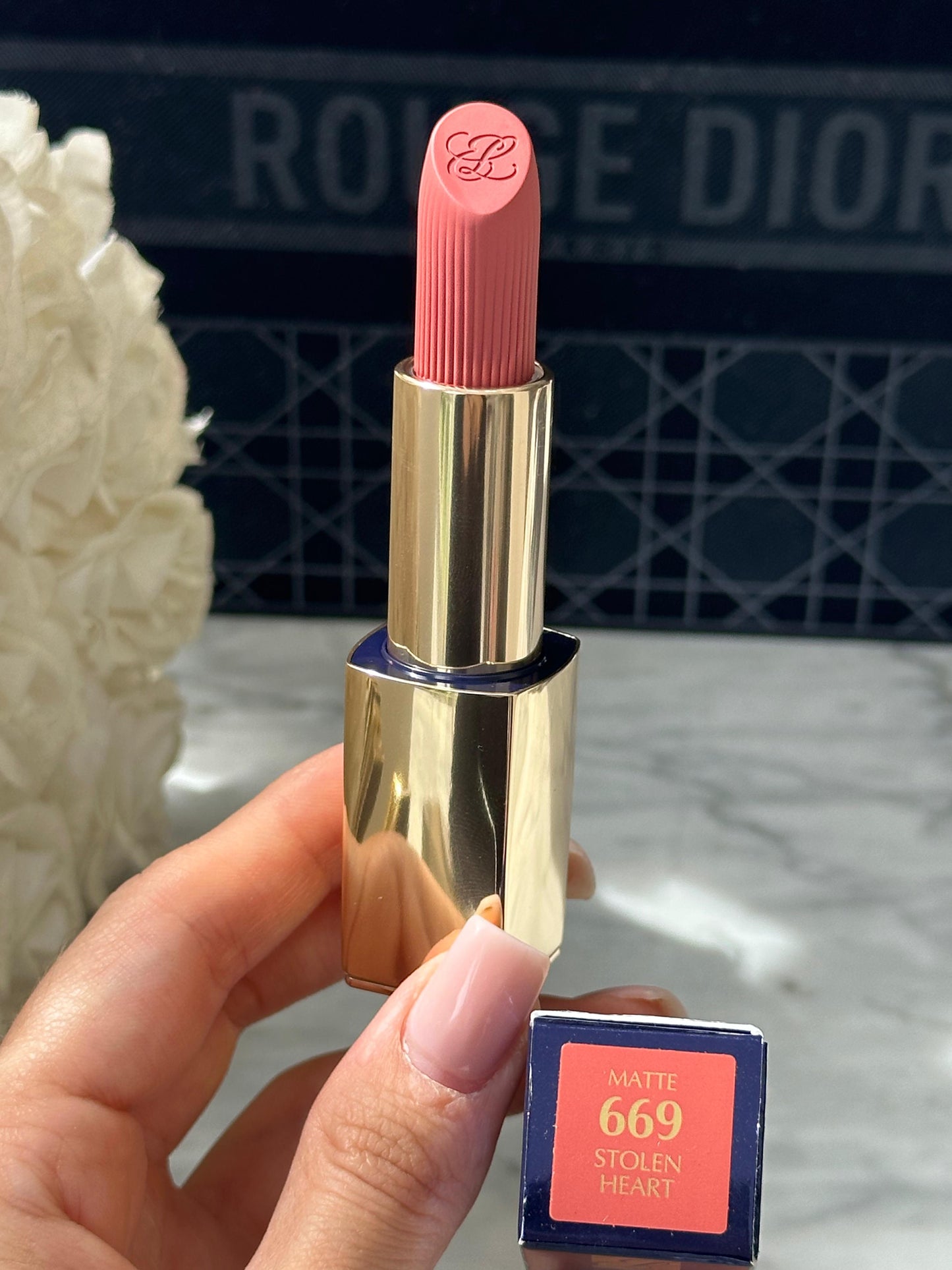 ESTÉE LAUDER Pure Color
Creme Lipstick (669)