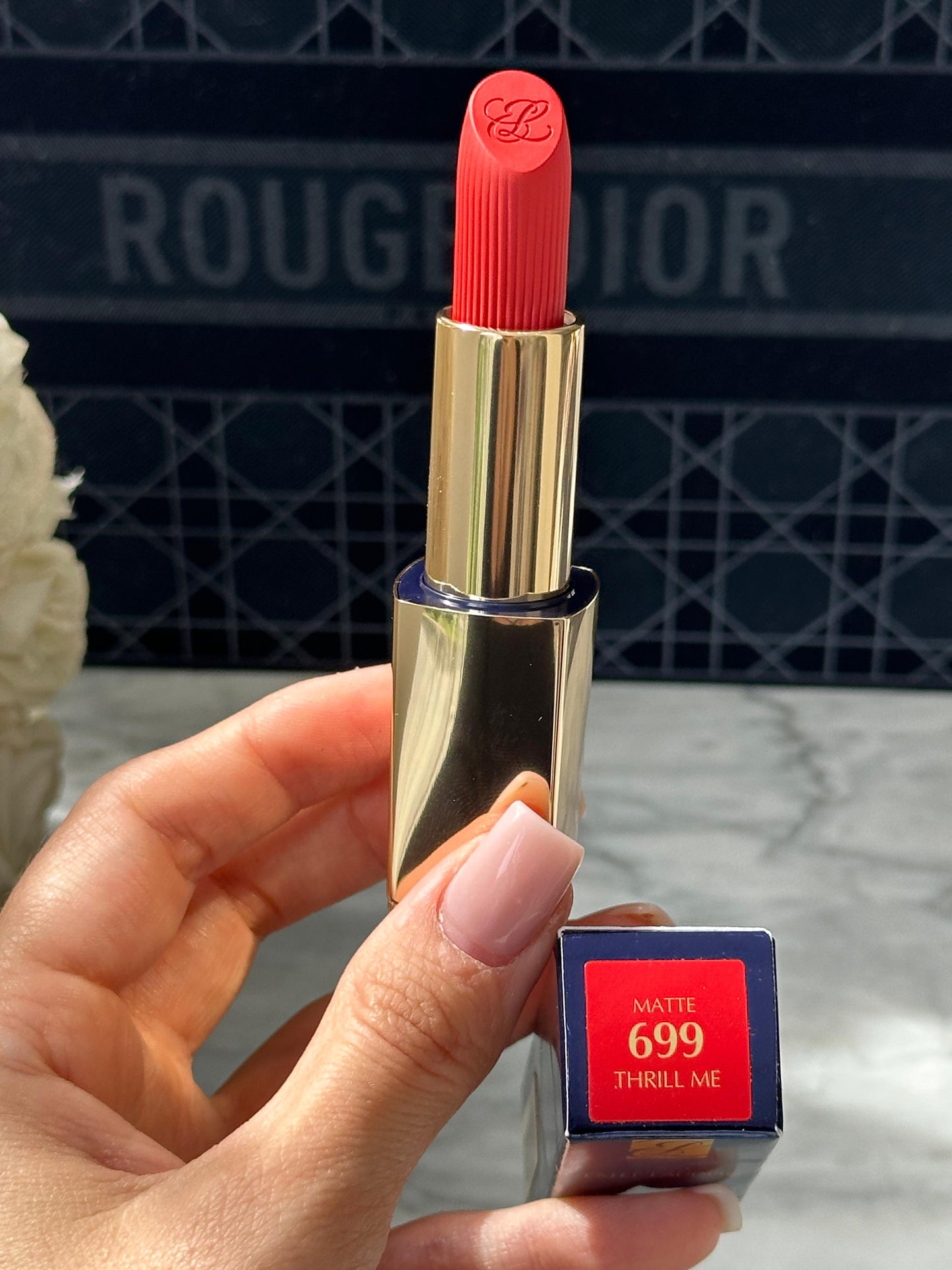 ESTÉE LAUDER Pure Color
Creme Lipstick (699)