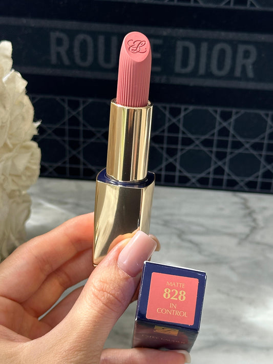 ESTÉE LAUDER Pure Color
Creme Lipstick (828)