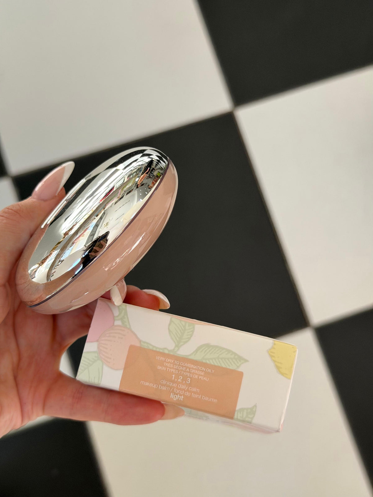 CLINIQUE Daily Calm™ Makeup Balm - Light