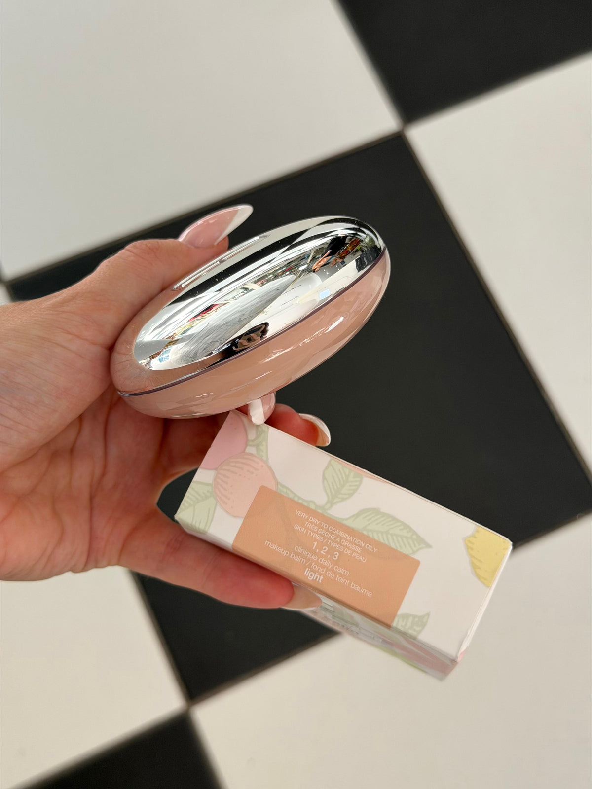 CLINIQUE Daily Calm™ Makeup Balm - Light
