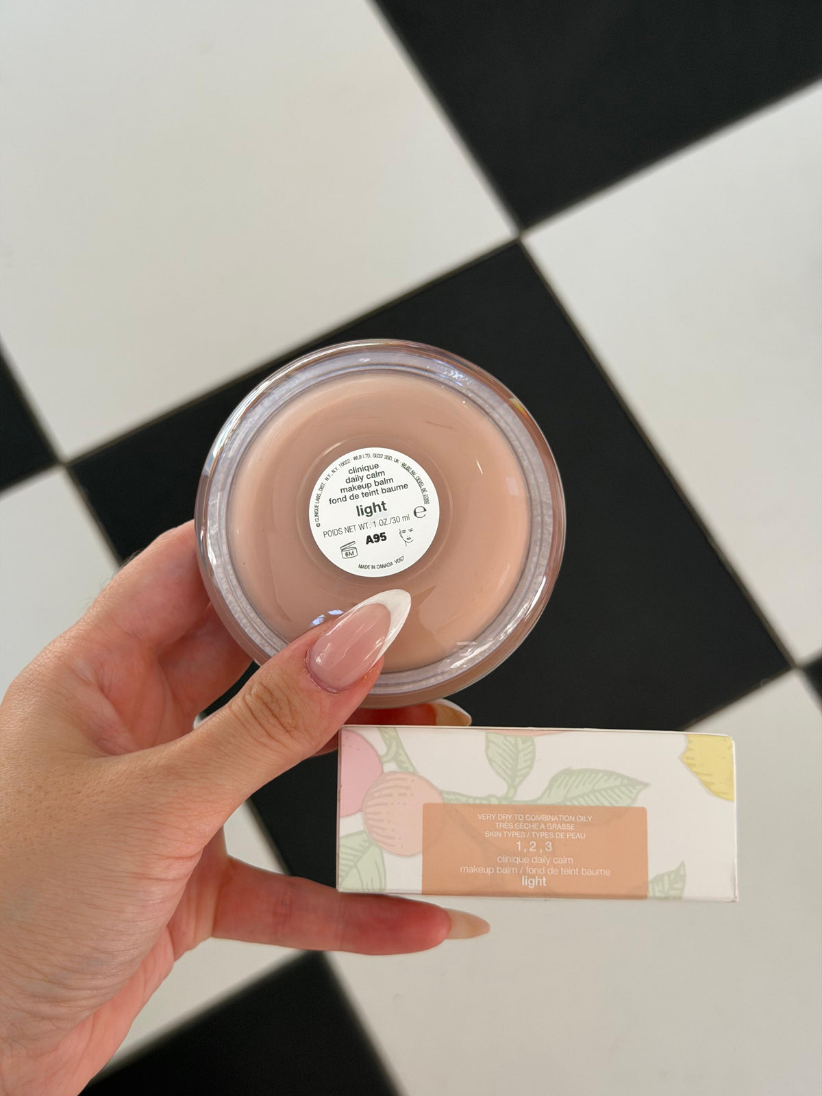 CLINIQUE Daily Calm™ Makeup Balm - Light