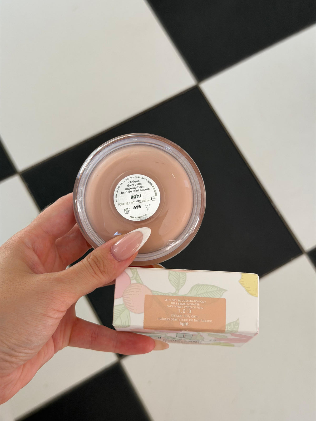 CLINIQUE Daily Calm™ Makeup Balm - Light