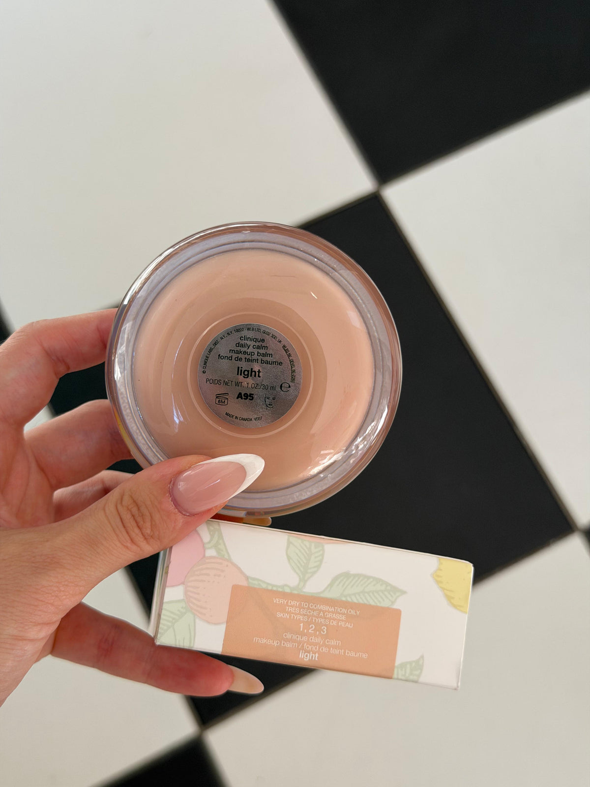 CLINIQUE Daily Calm™ Makeup Balm - Light