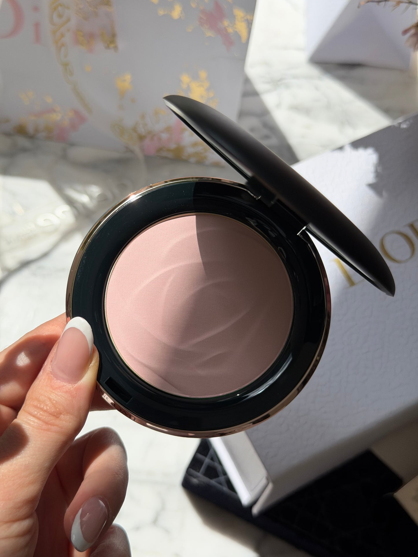 LANCÔME Teint Idole Ultra Wear Skin Refining Setting Powder (01)
All-Day Setting & Pore-Blurring