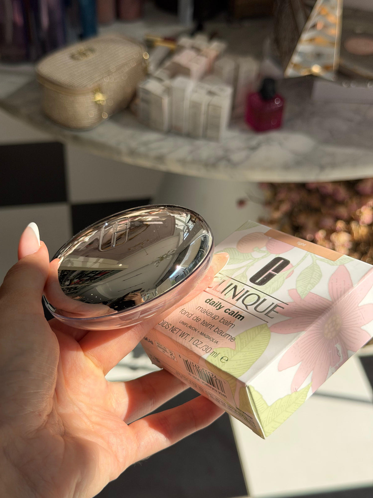 CLINIQUE Daily Calm™ Makeup Balm - Light