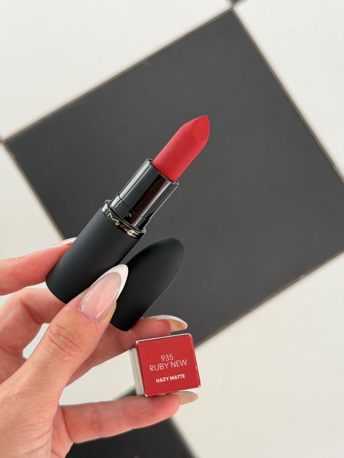 MAC PowderKiss Hazy Matte Lipstick (935) 10HR Hydrating Longwear, Blurs Lips