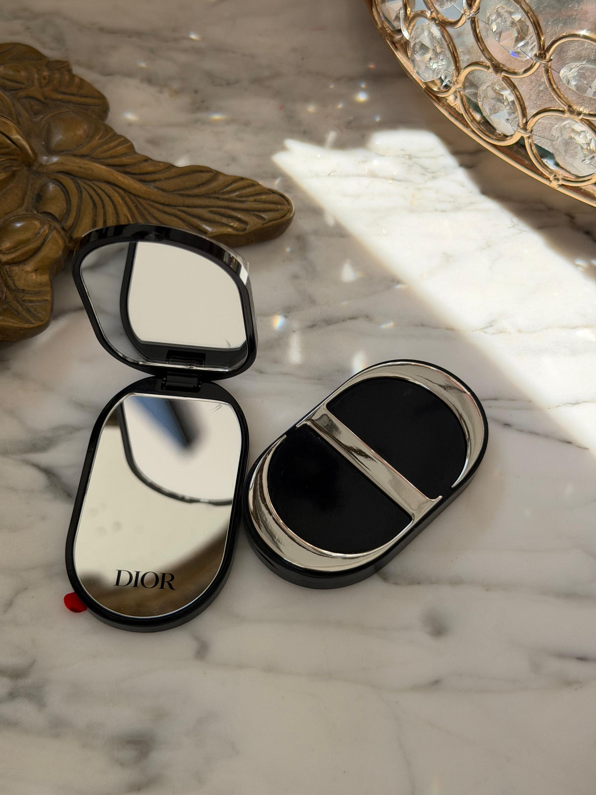 DIOR Beauty CD Logo Phone Ring Holder – Dual Mirror
