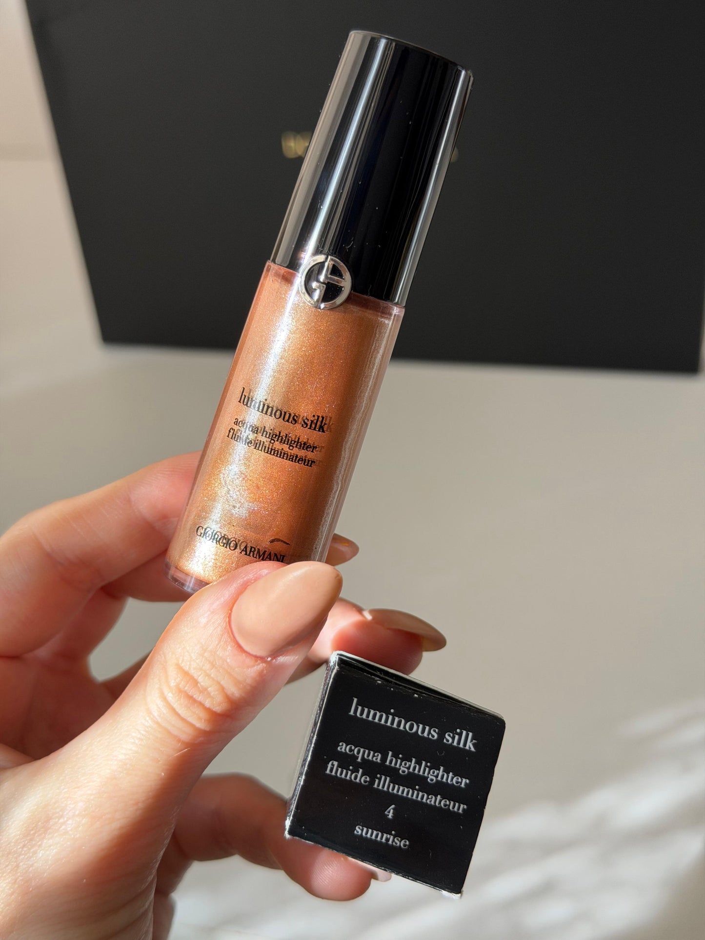 ARMANI Luminous Silk Acqua Highlighter (4)