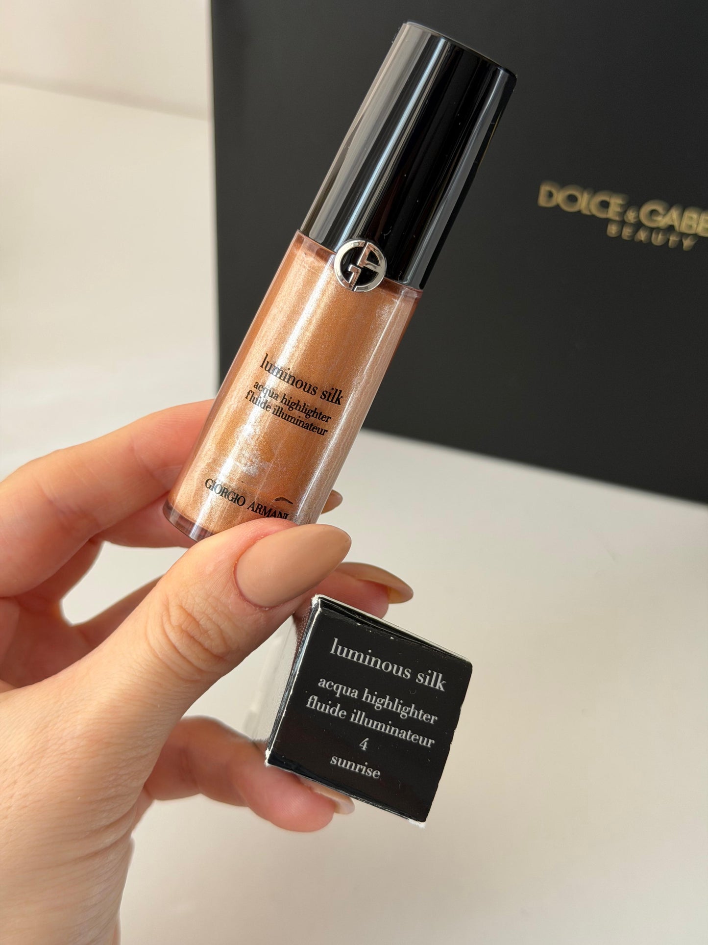 ARMANI Luminous Silk Acqua Highlighter (4)