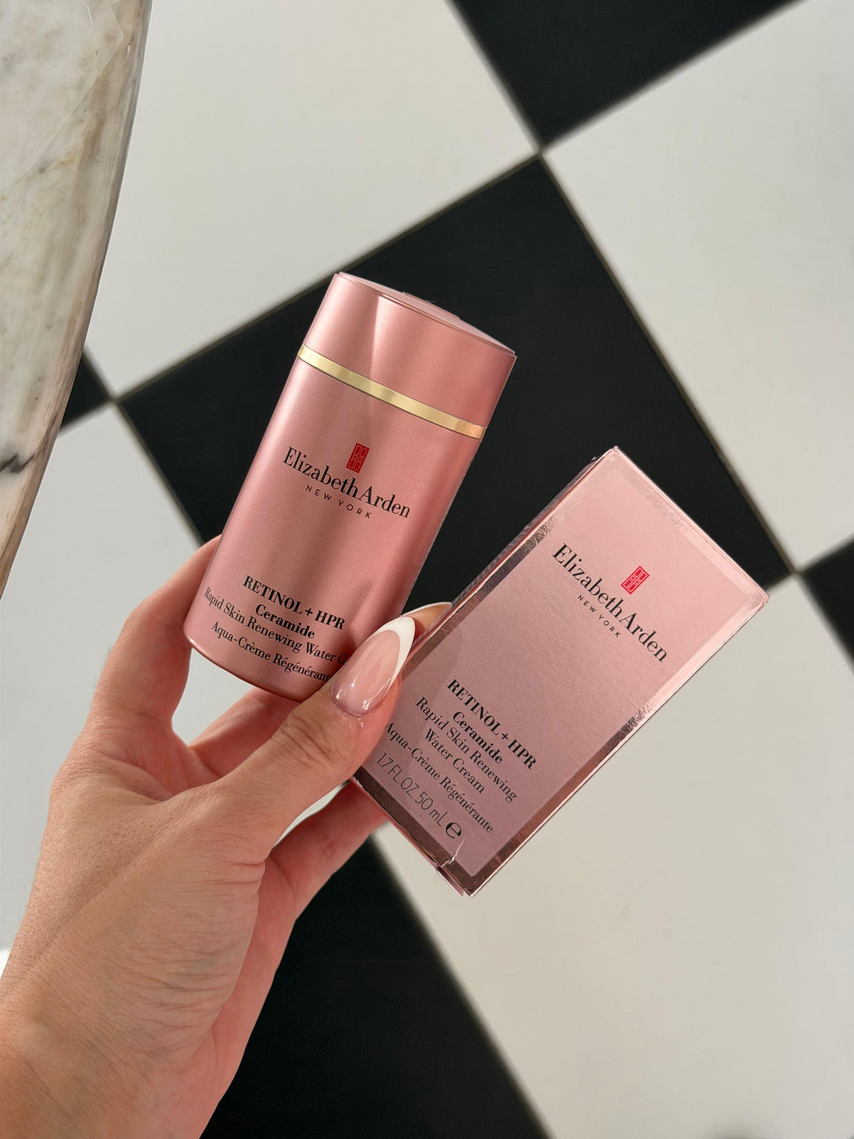 ELIZABETH ARDEN Retinol + HPR Ceramide Rapid Skin-Renewing Water Cream