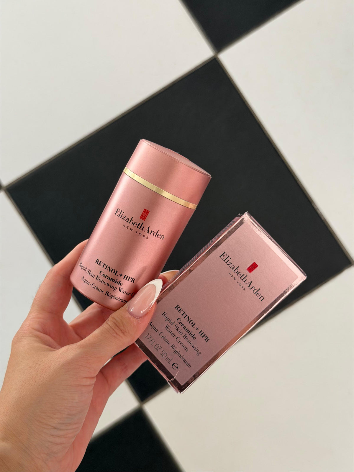 ELIZABETH ARDEN Retinol + HPR Ceramide Rapid Skin-Renewing Water Cream