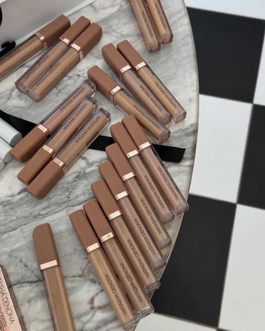 NATASHA DENONA Hy-Glam
Brightening & Hydrating Crease-Proof Serum Concealer