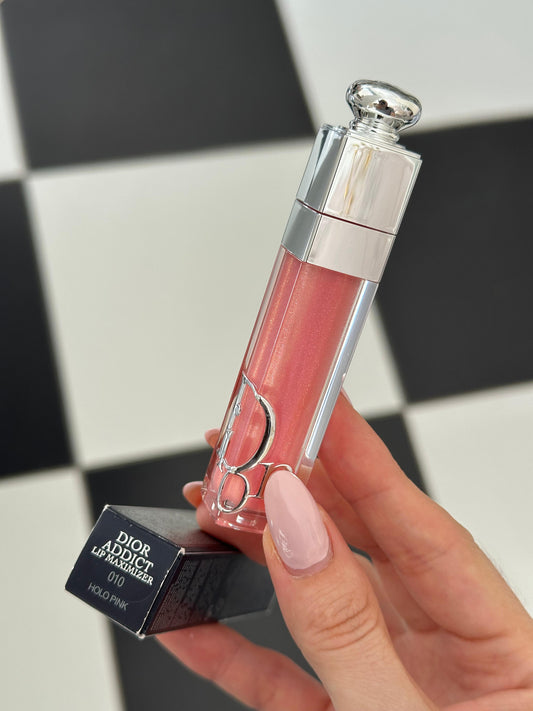 DIOR Addict Lip Maximizer (010)
Plumping Gloss - Instant and Long-Term Volume Effect - 24h Hydration