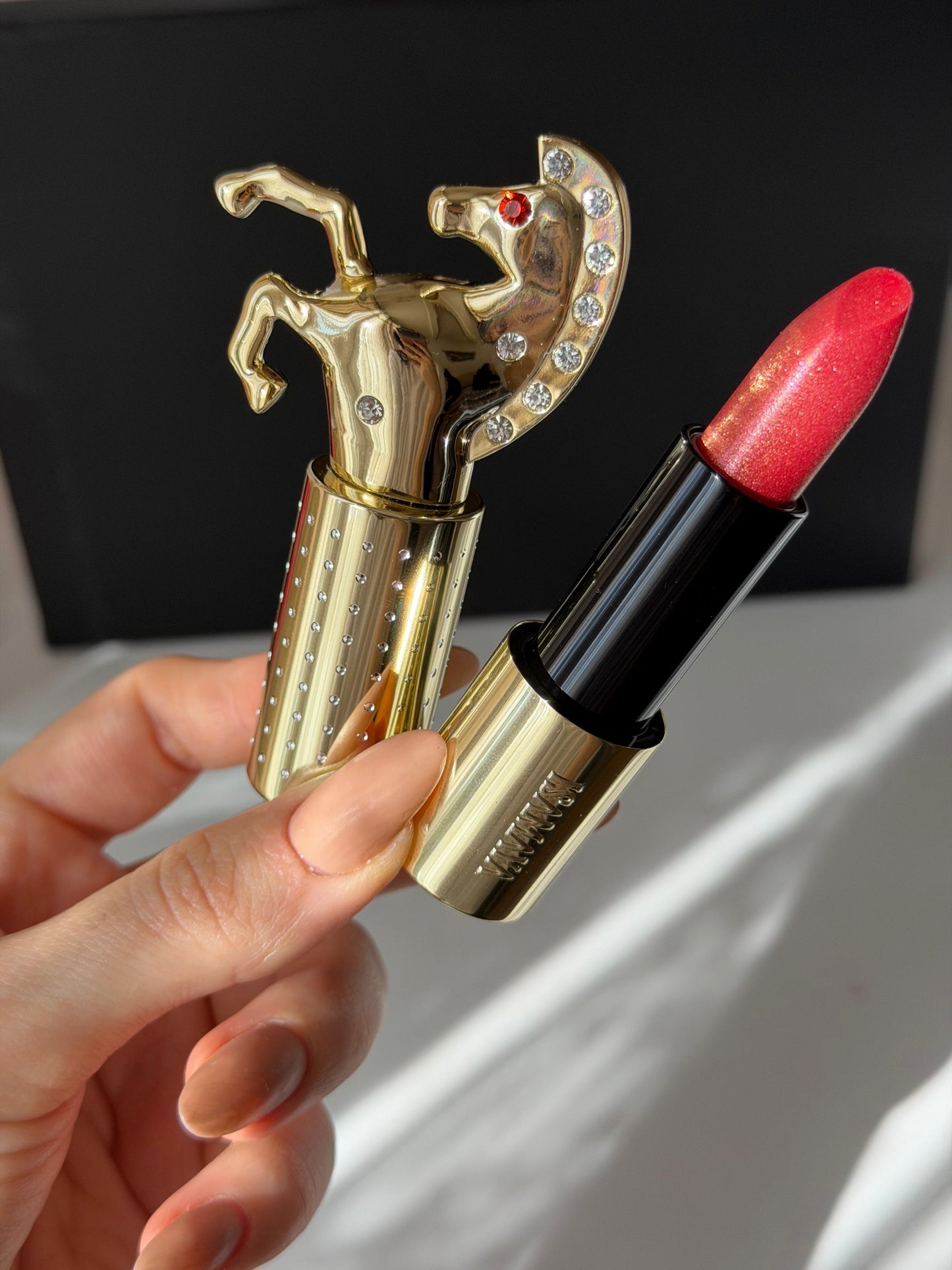 ISAMAYA Luckykiss Diamond Lip Glow - Bluff