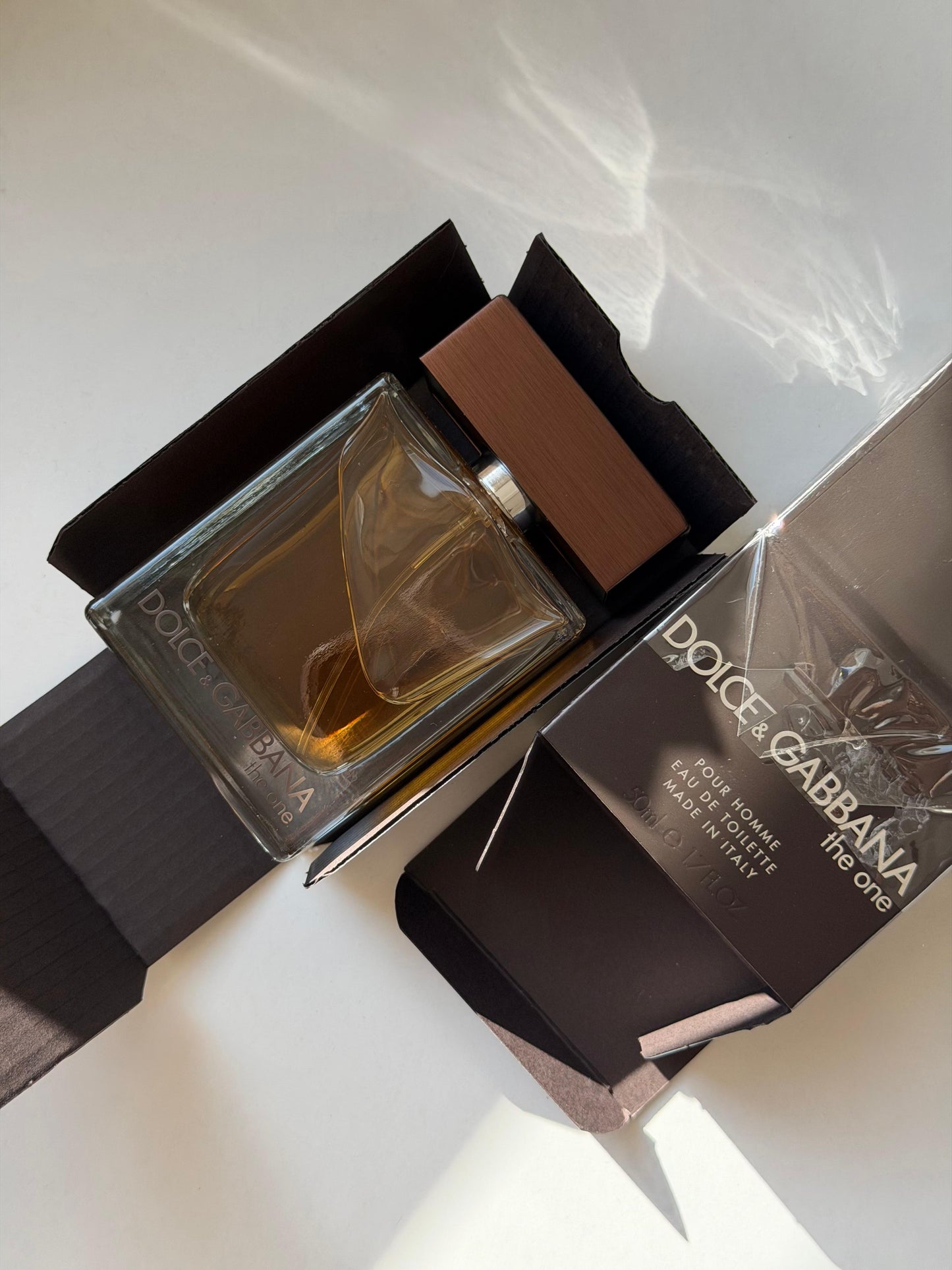 DOLCE&GABBANA The One Pour Homme - Eau De Toilette
Aromatic Woody Notes