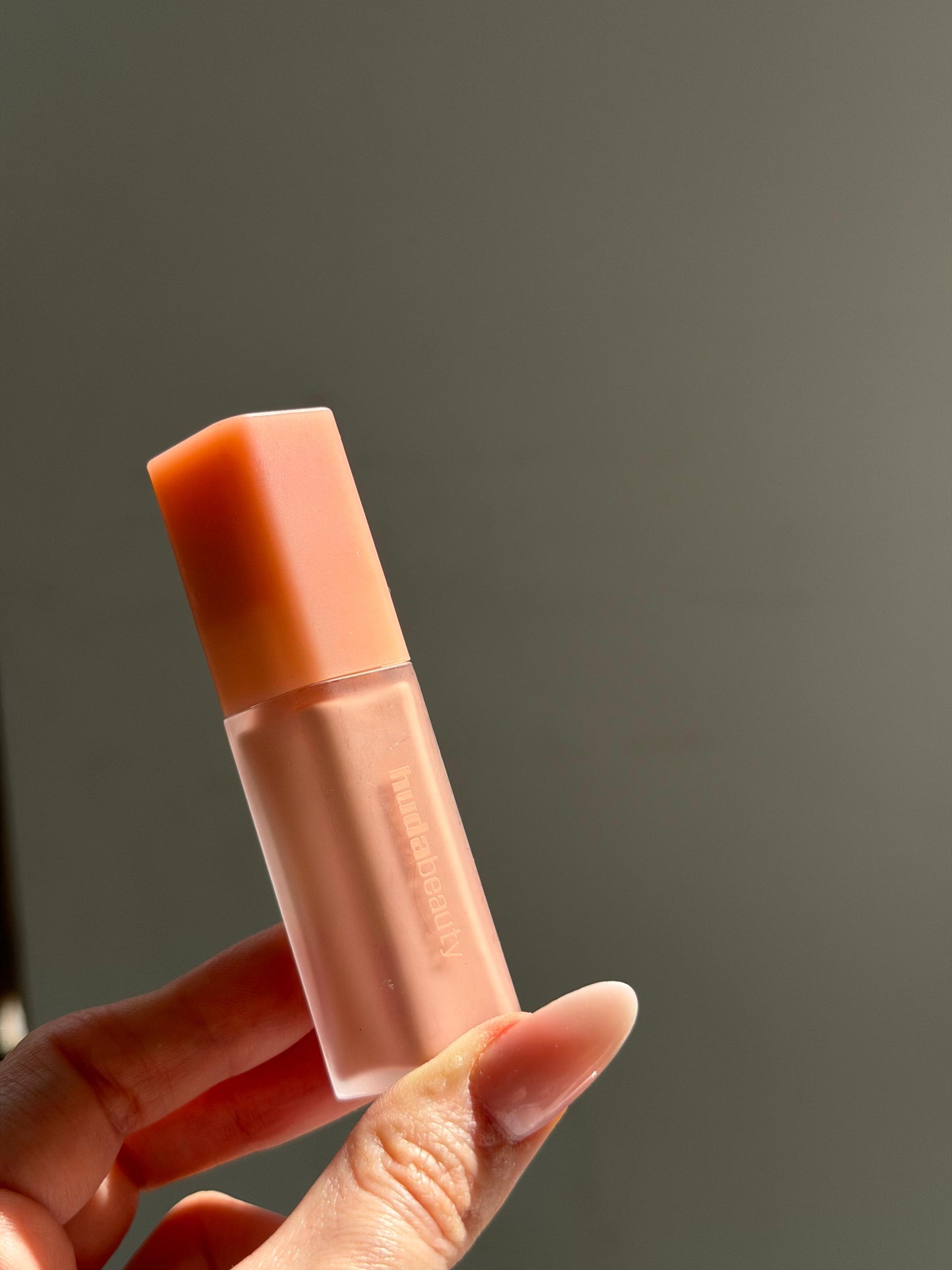 HUDA BEAUTY FauxFilter Luminous Matte Concealer - Pink Pomelo