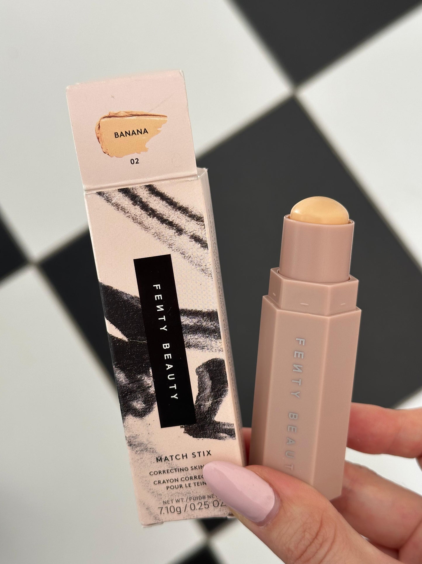 FENTY Match Stix Correcting Skinstick (02)