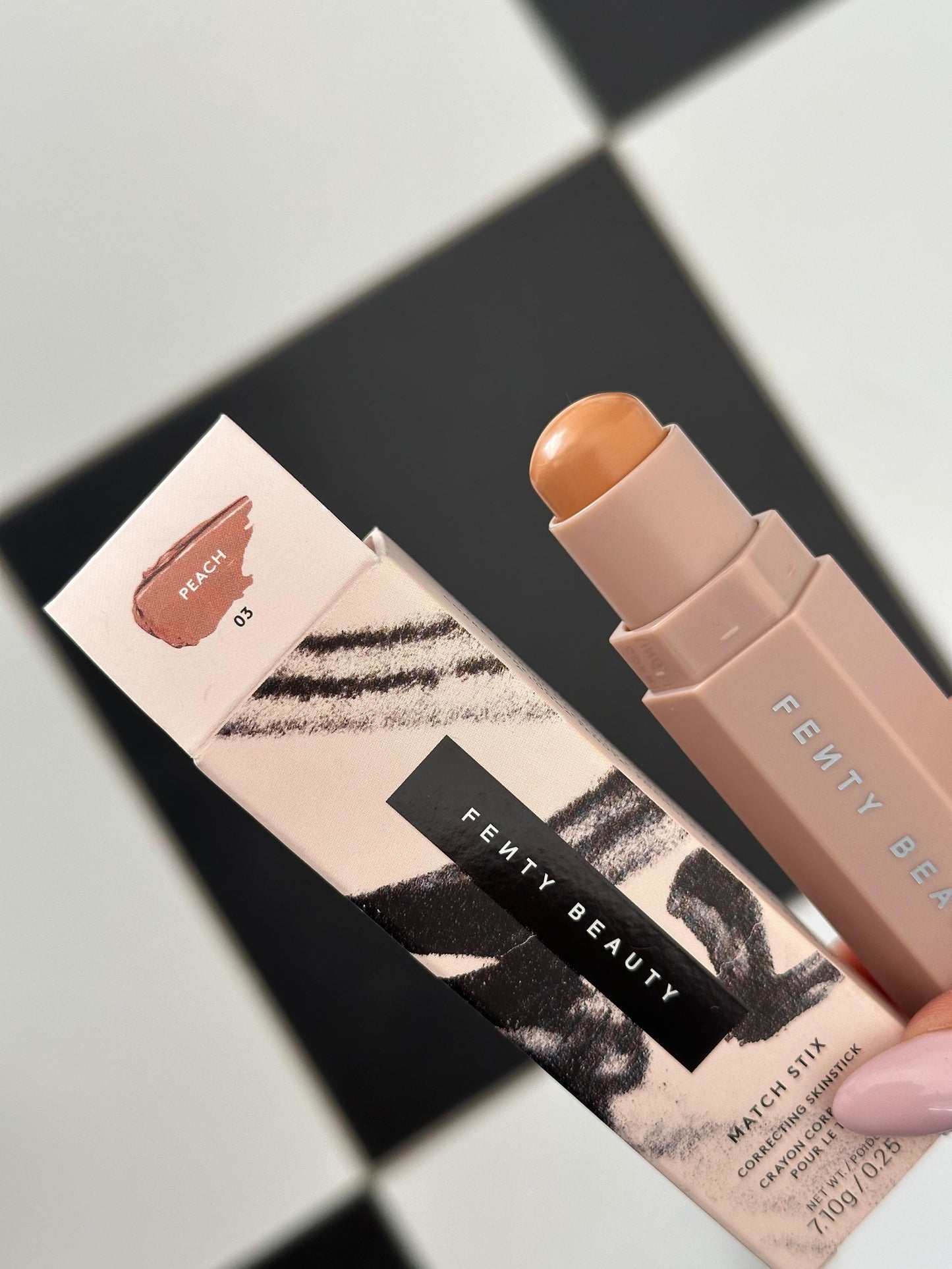 FENTY Match Stix Correcting Skinstick (03)