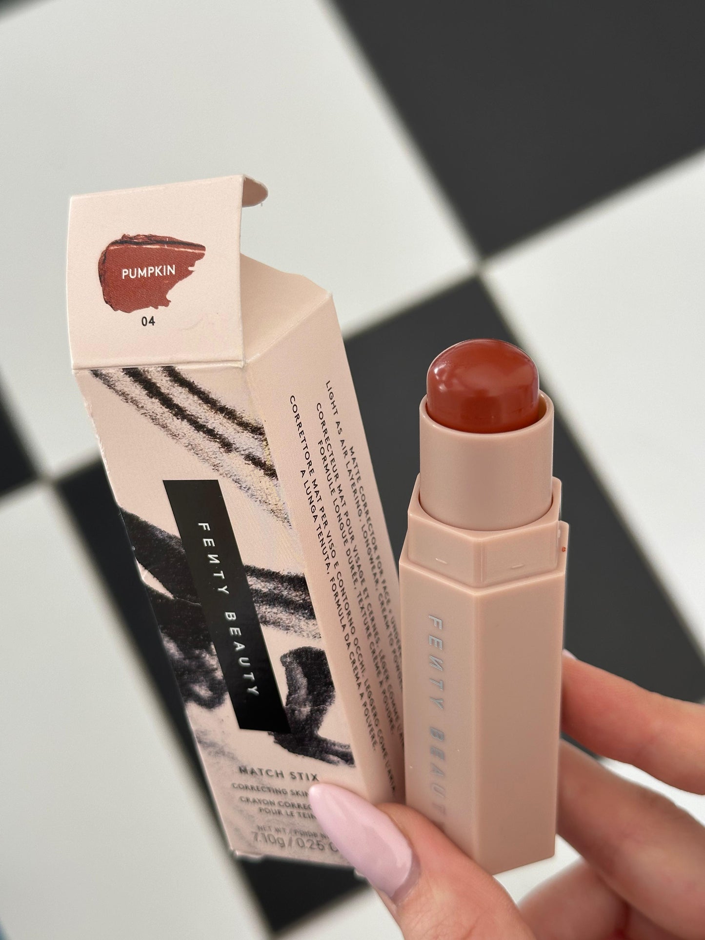 FENTY Match Stix Correcting Skinstick (04)