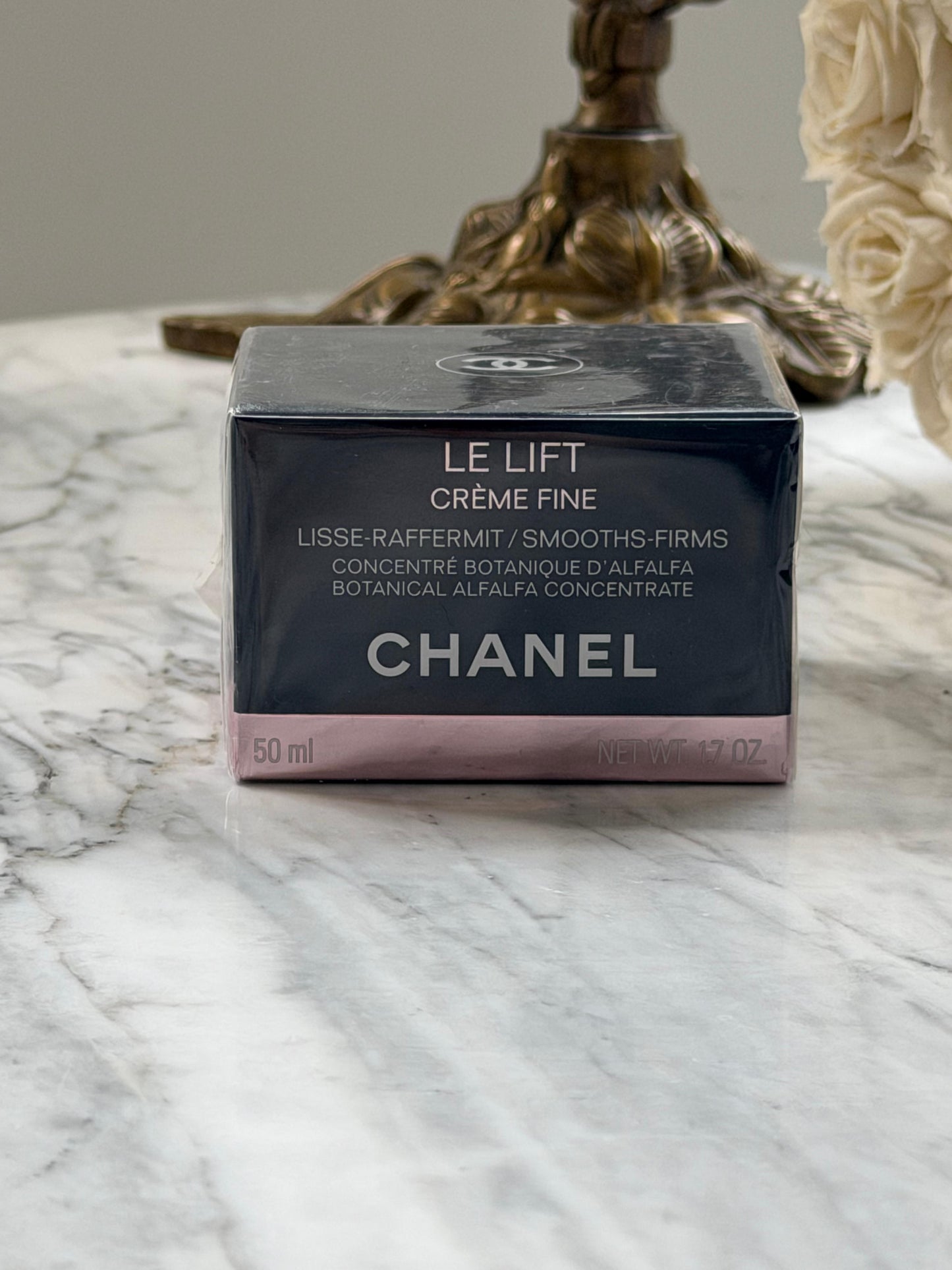 CHANEL Le Lift Crème Fine
Smooths-Firms