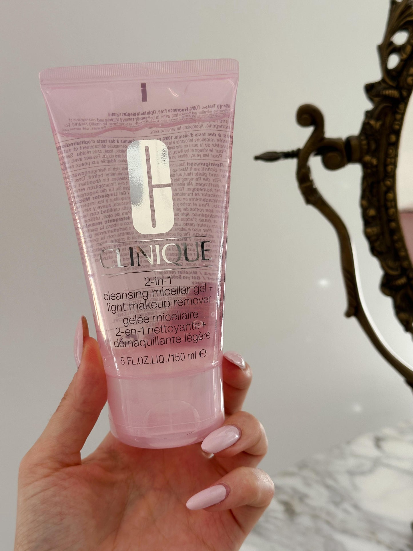 CLINIQUE 2-in-1 Cleansing Micellar Gel+ Light Makeup Remover