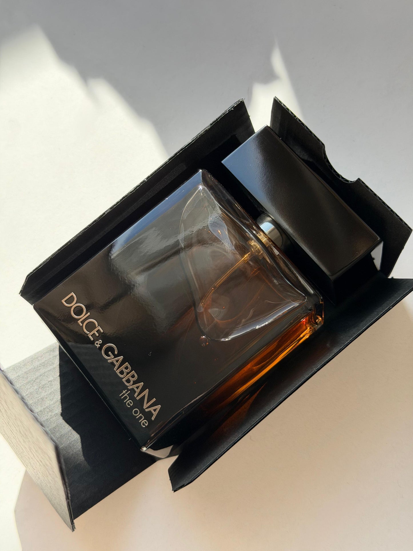 DOLCE&GABBANA The One Pour Homme - Eau De Parfum
Aromatic Ambery Notes