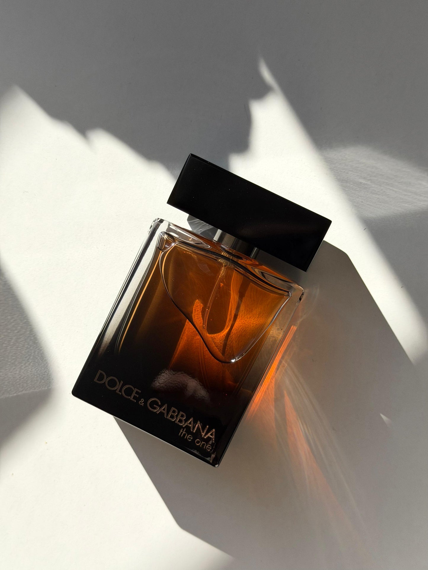 DOLCE&GABBANA The One Pour Homme - Eau De Parfum
Aromatic Ambery Notes