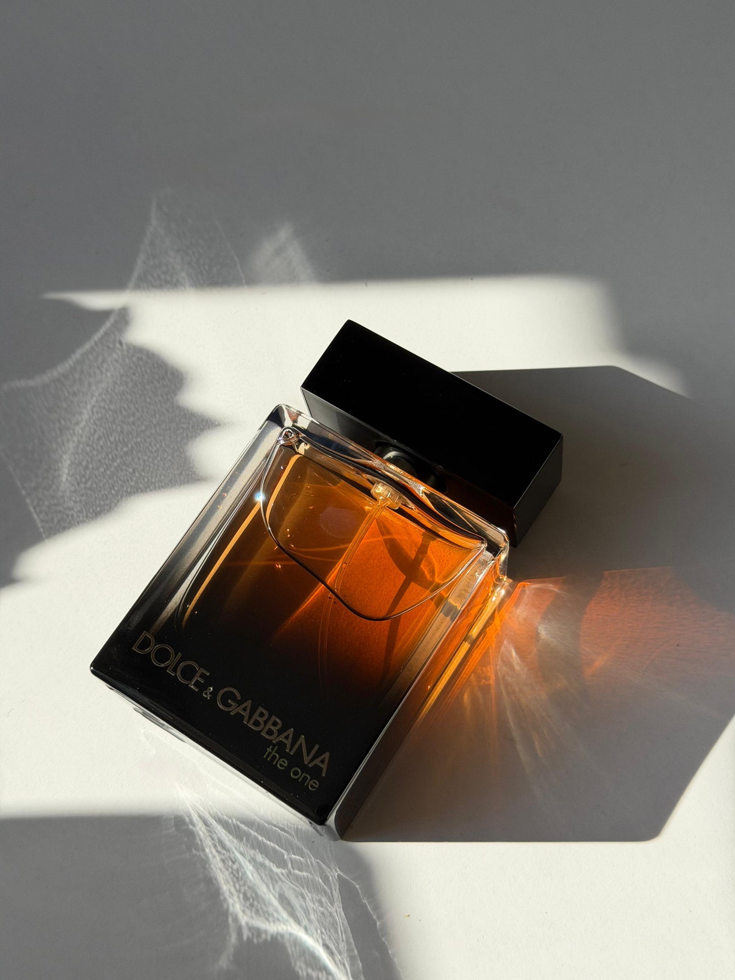 DOLCE&GABBANA The One Pour Homme - Eau De Parfum
Aromatic Ambery Notes