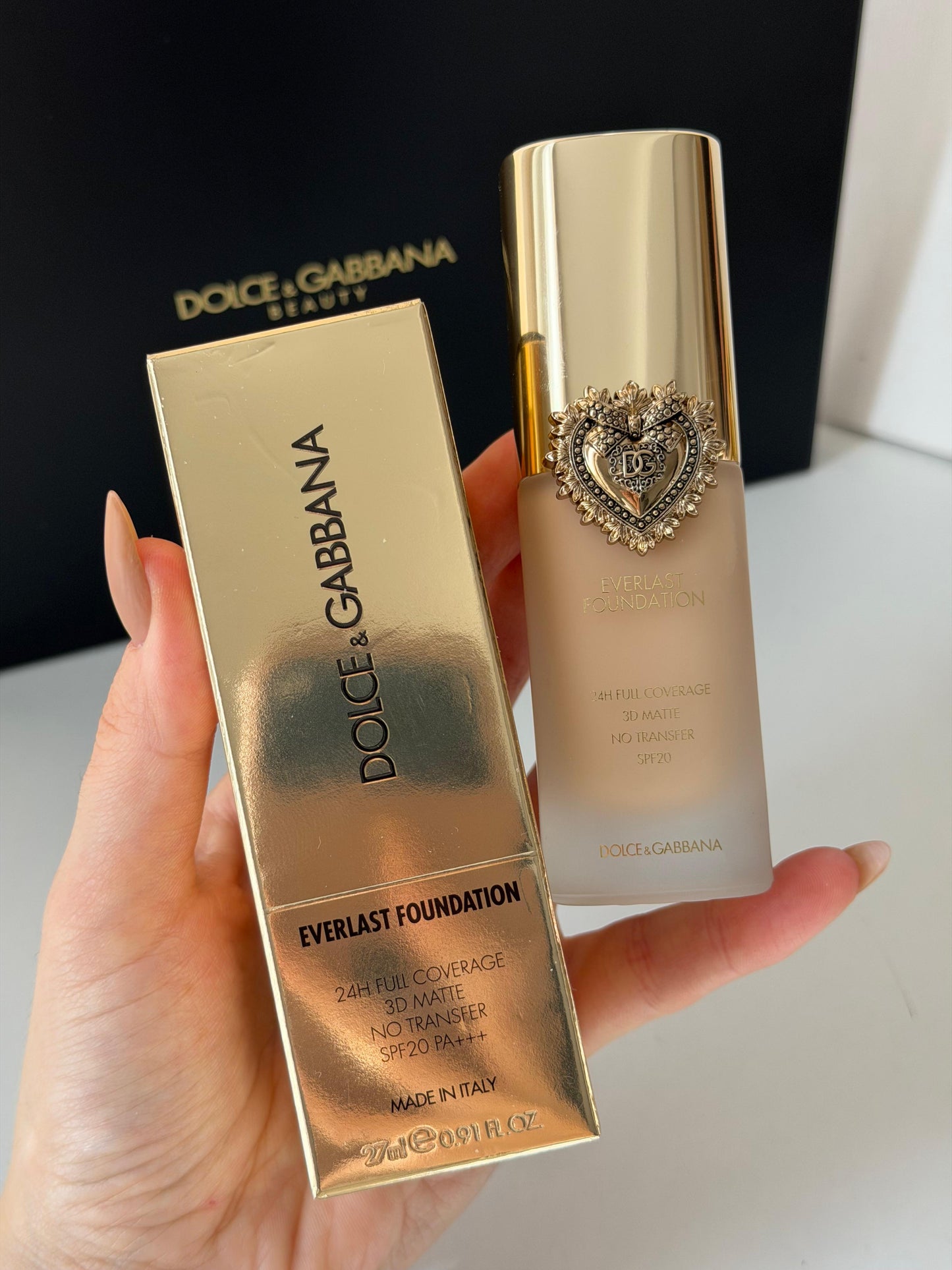 DOLCE&GABBANA Everlast Foundation (04C)
24H Full Coverage, 3D Matte, No Transfer SPF20