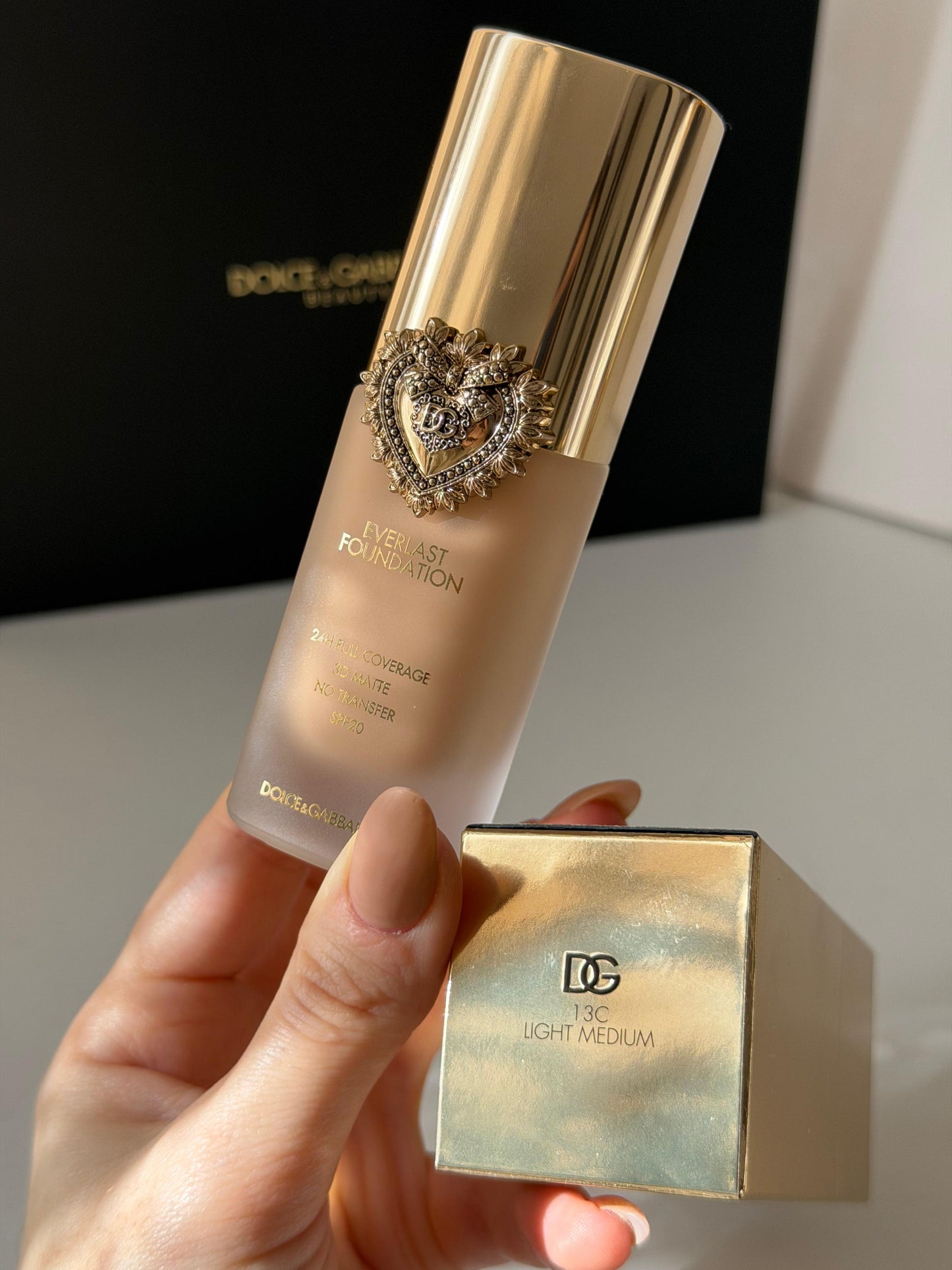 DOLCE&GABBANA Everlast Foundation (13C)
24H Full Coverage, 3D Matte, No Transfer SPF20