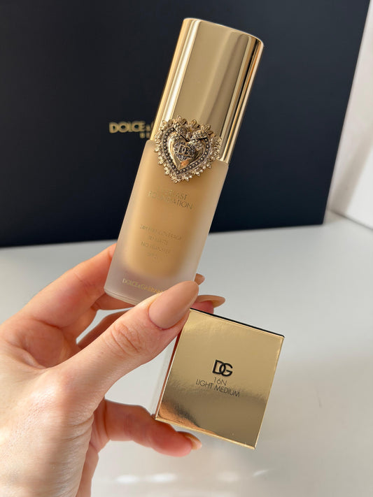 DOLCE&GABBANA Everlast Foundation (16N)
24H Full Coverage, 3D Matte, No Transfer SPF20