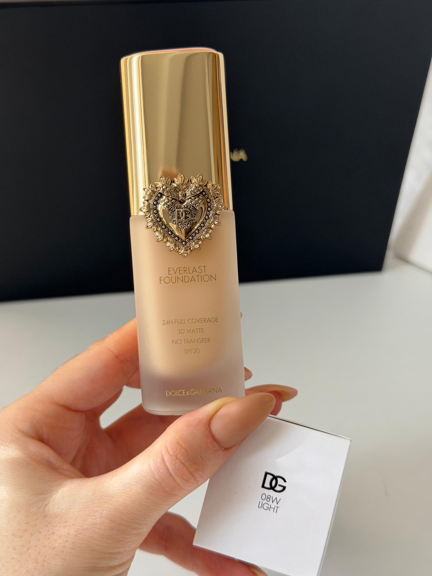 DOLCE&GABBANA Everlast Foundation (08W)
24H Full Coverage, 3D Matte, No Transfer SPF20