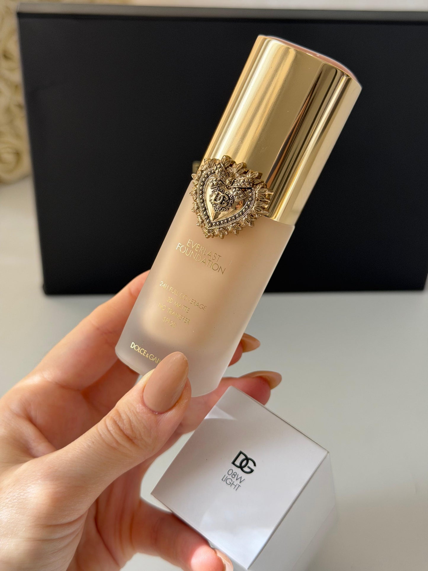 DOLCE&GABBANA Everlast Foundation (08W)
24H Full Coverage, 3D Matte, No Transfer SPF20