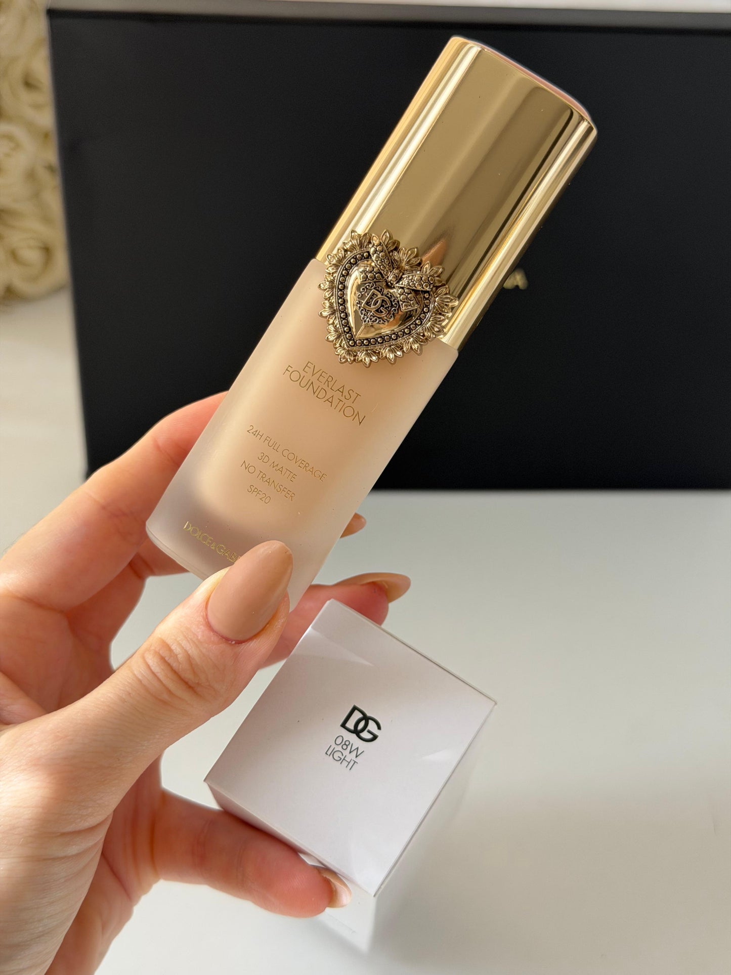 DOLCE&GABBANA Everlast Foundation (08W)
24H Full Coverage, 3D Matte, No Transfer SPF20