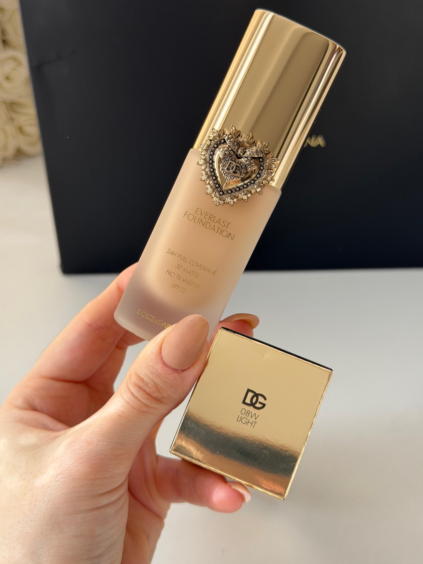 DOLCE&GABBANA Everlast Foundation (08W)
24H Full Coverage, 3D Matte, No Transfer SPF20