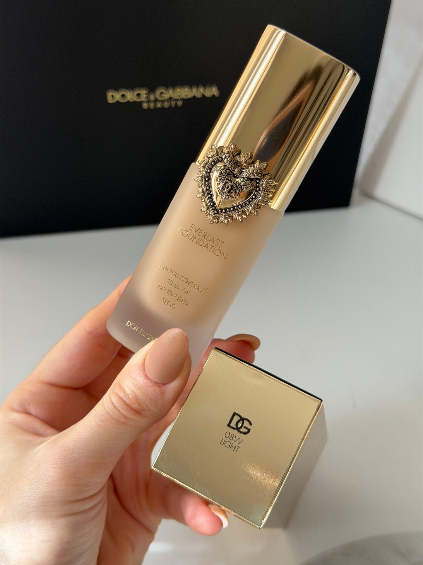 DOLCE&GABBANA Everlast Foundation (08W)
24H Full Coverage, 3D Matte, No Transfer SPF20