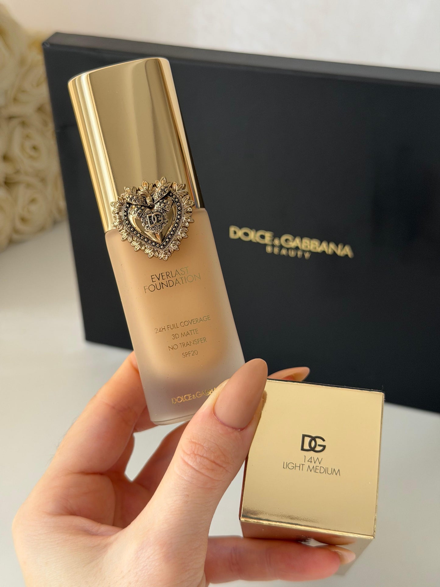 DOLCE&GABBANA Everlast Foundation (14W)
24H Full Coverage, 3D Matte, No Transfer SPF20