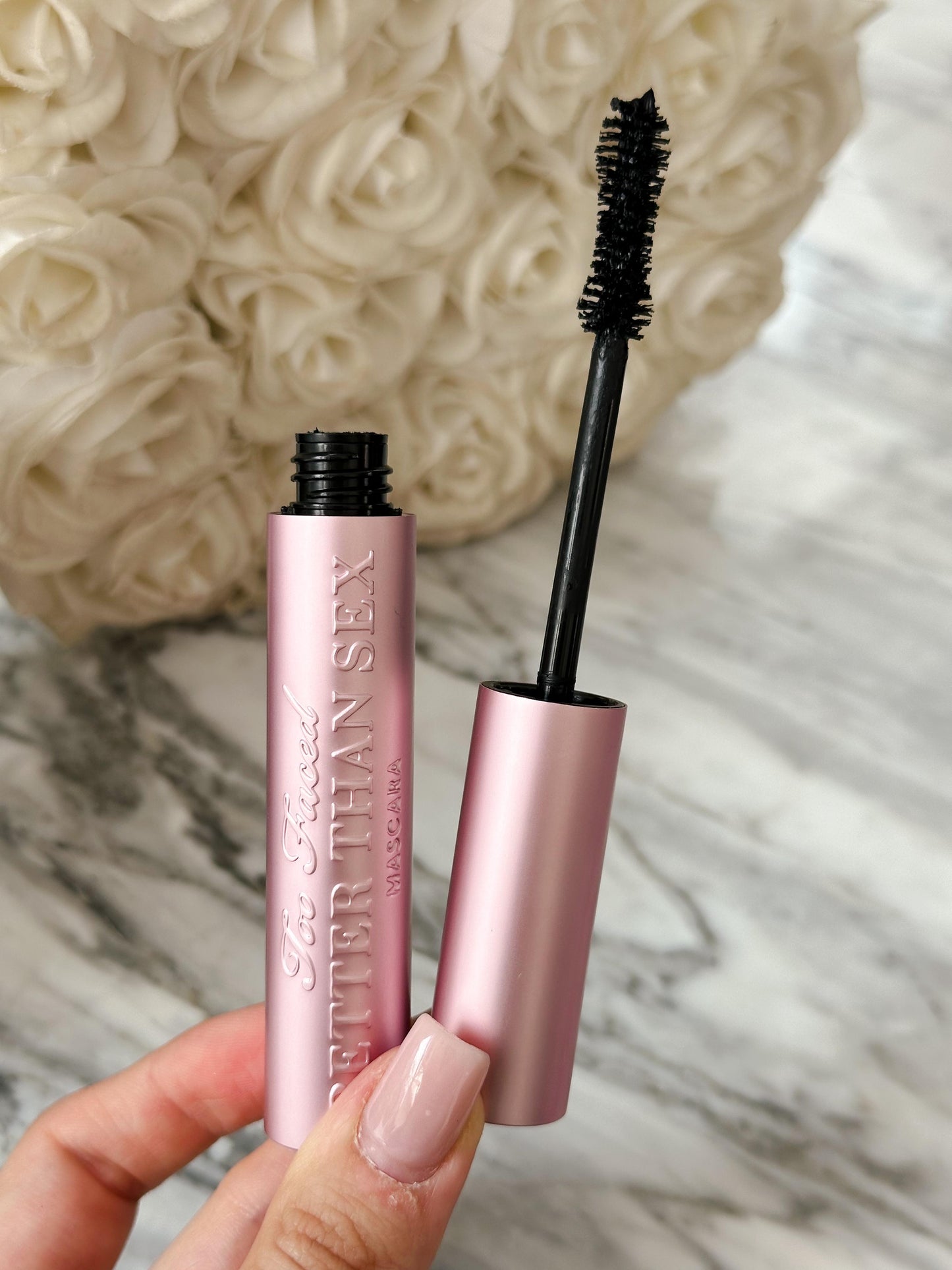 TOO FACED Better Than Sex Volumizing Mascara
Dramatic Volume & Longer Lashes