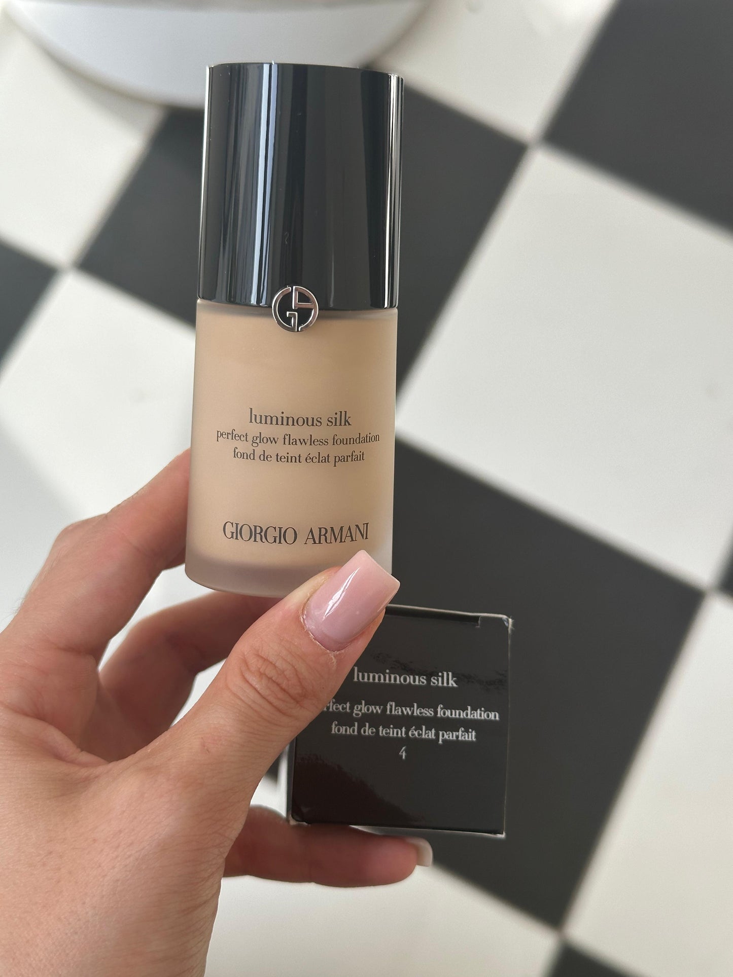ARMANI Luminous Silk - Perfect Glow Flawless Foundation