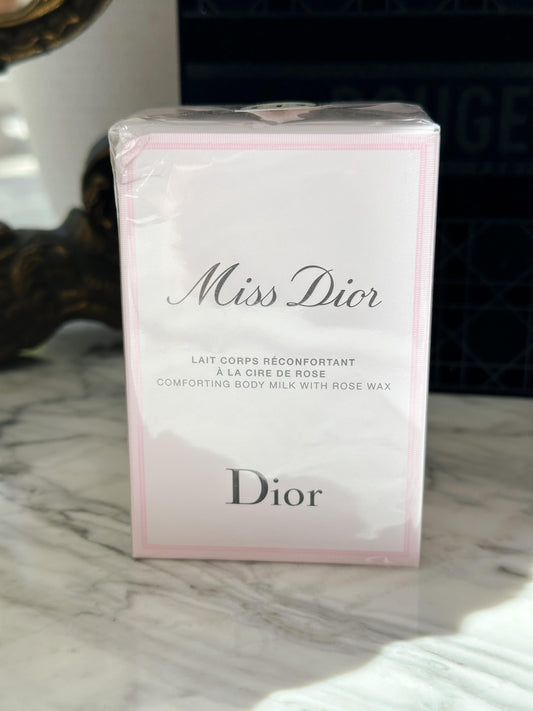 DIOR Miss Dior Comforting Body Milk with Rose Wax
Hydrating Body Milk
