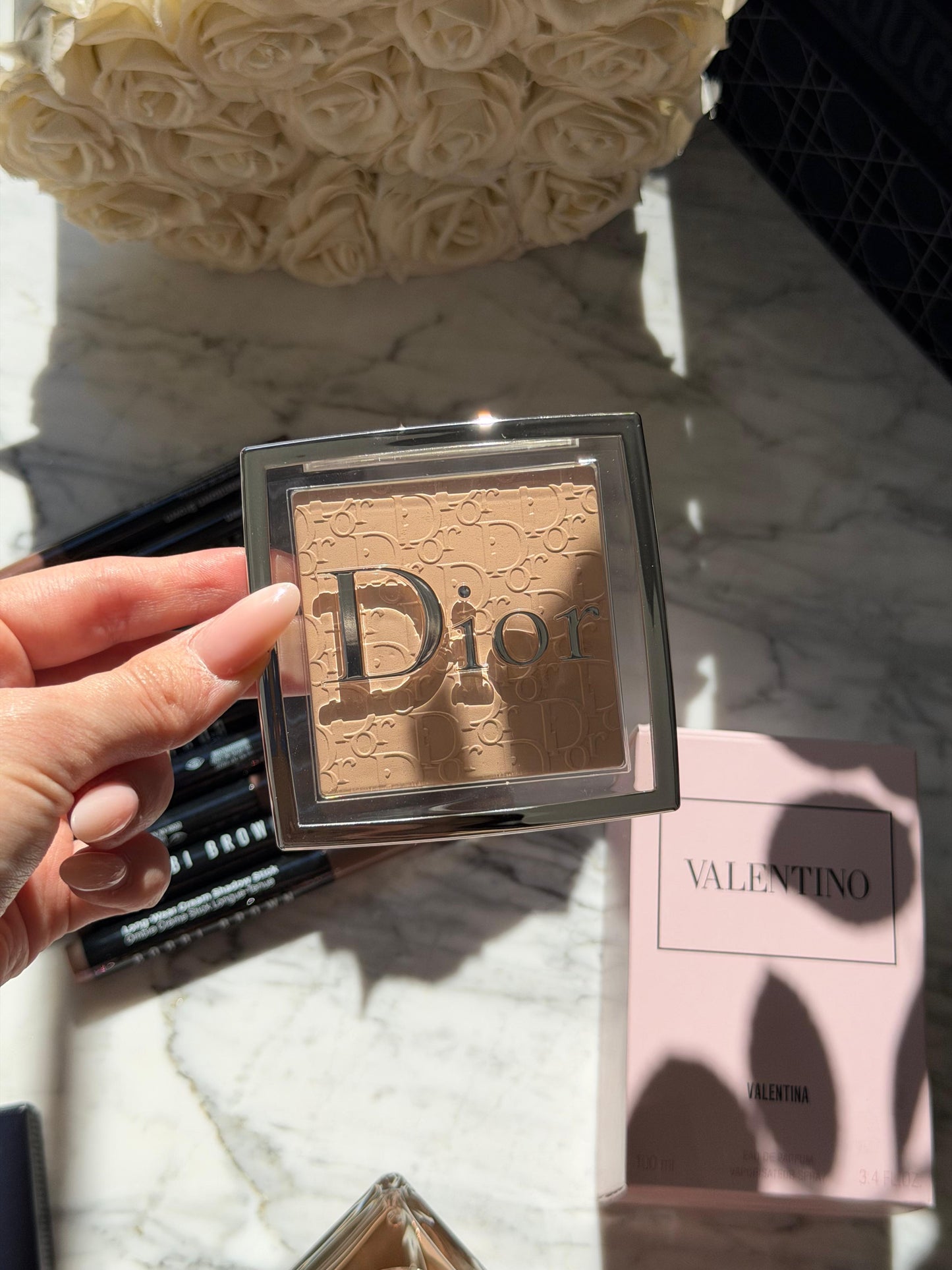 DIOR Backstage Face & Body Powder-No-Powder
Perfecting Translucent, Blurring Effect, Natural Radiant Finish - Long-Wear Matity