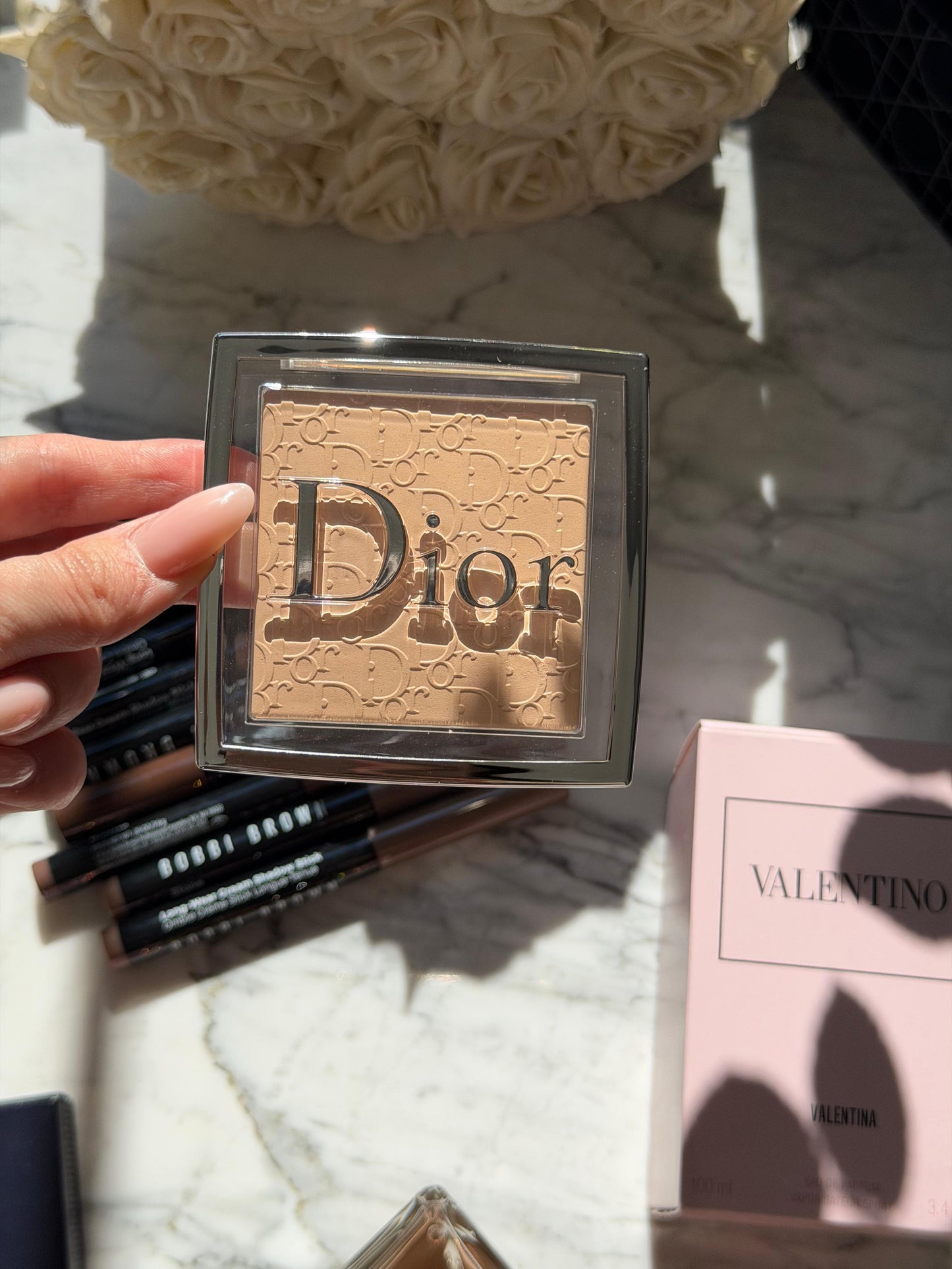 DIOR Backstage Face & Body Powder-No-Powder
Perfecting Translucent, Blurring Effect, Natural Radiant Finish - Long-Wear Matity