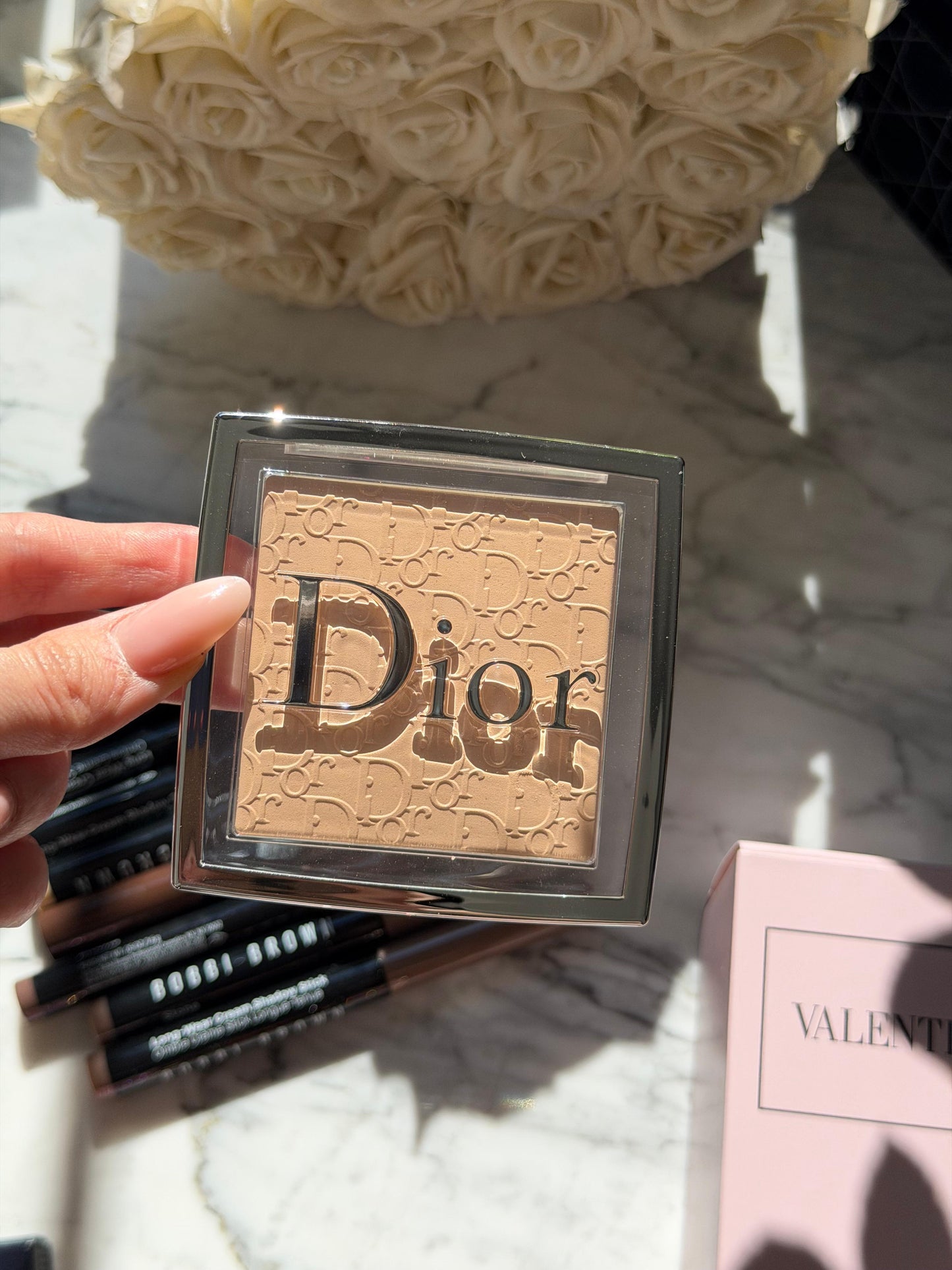 DIOR Backstage Face & Body Powder-No-Powder
Perfecting Translucent, Blurring Effect, Natural Radiant Finish - Long-Wear Matity