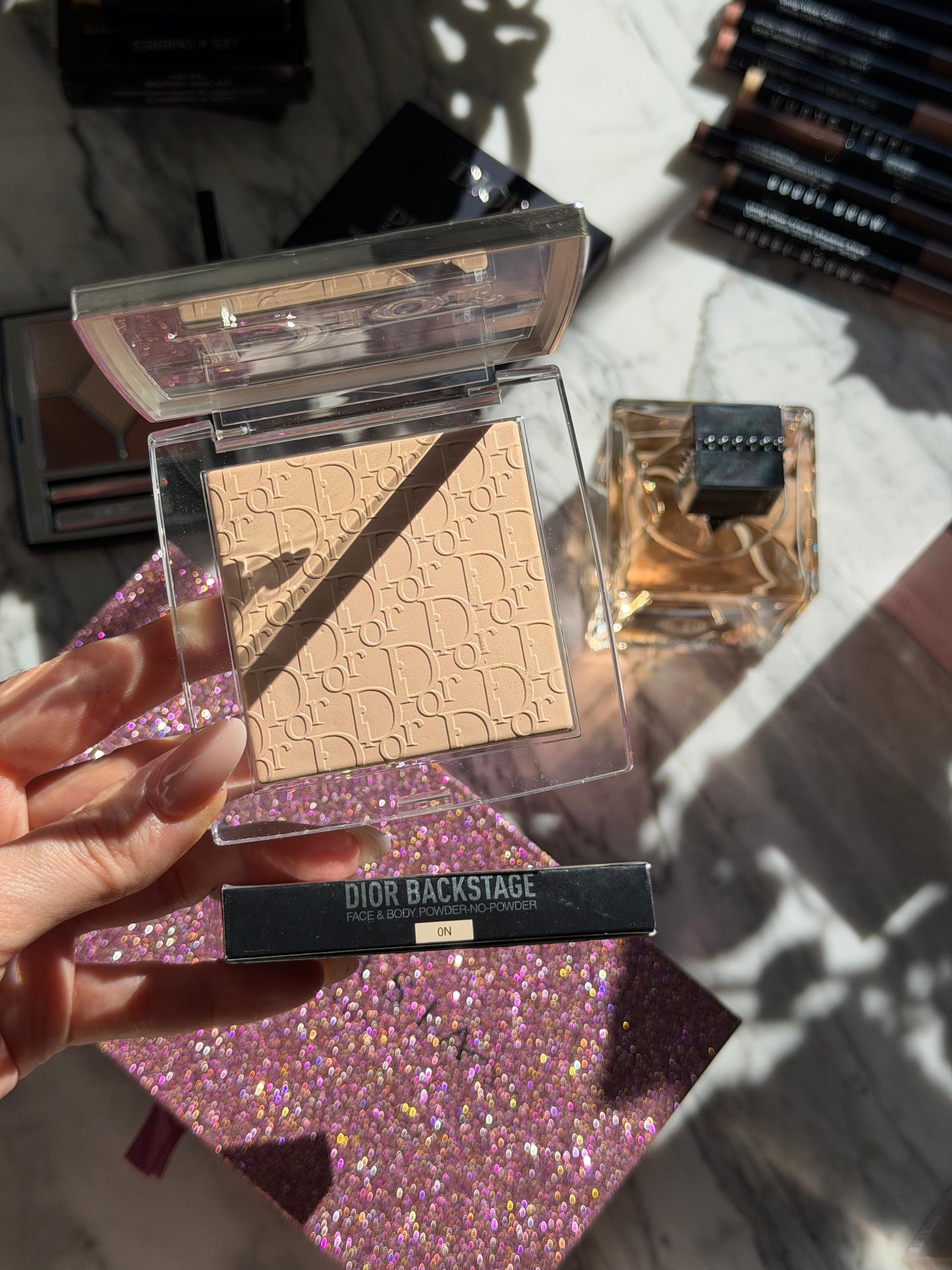 DIOR Backstage Face & Body Powder-No-Powder
Perfecting Translucent, Blurring Effect, Natural Radiant Finish - Long-Wear Matity