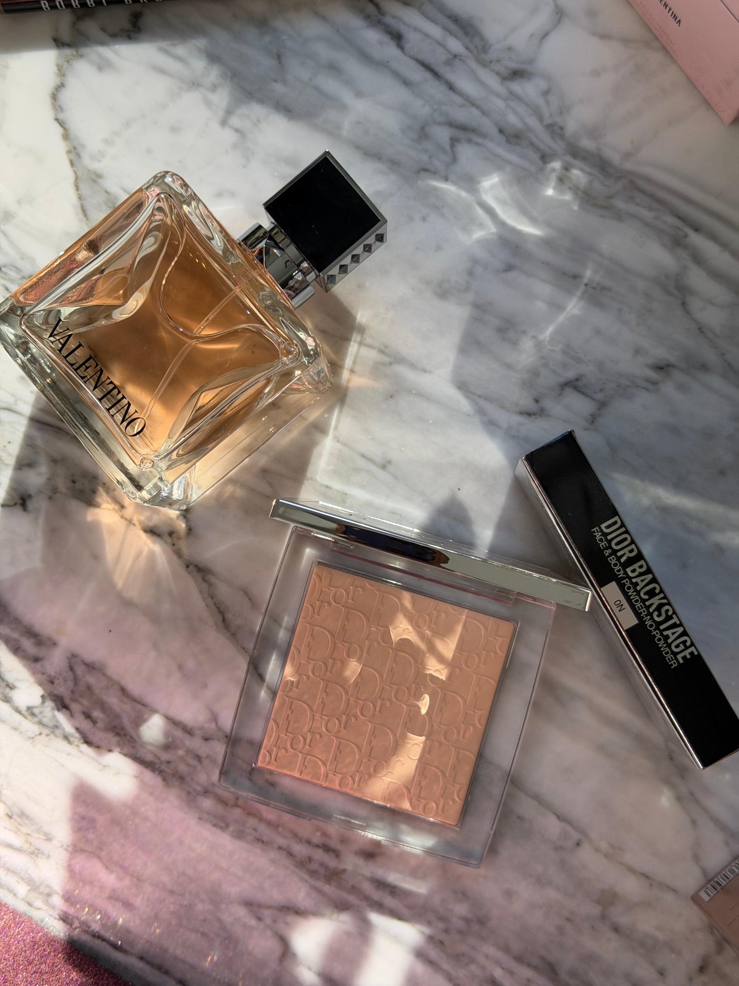 DIOR Backstage Face & Body Powder-No-Powder
Perfecting Translucent, Blurring Effect, Natural Radiant Finish - Long-Wear Matity
