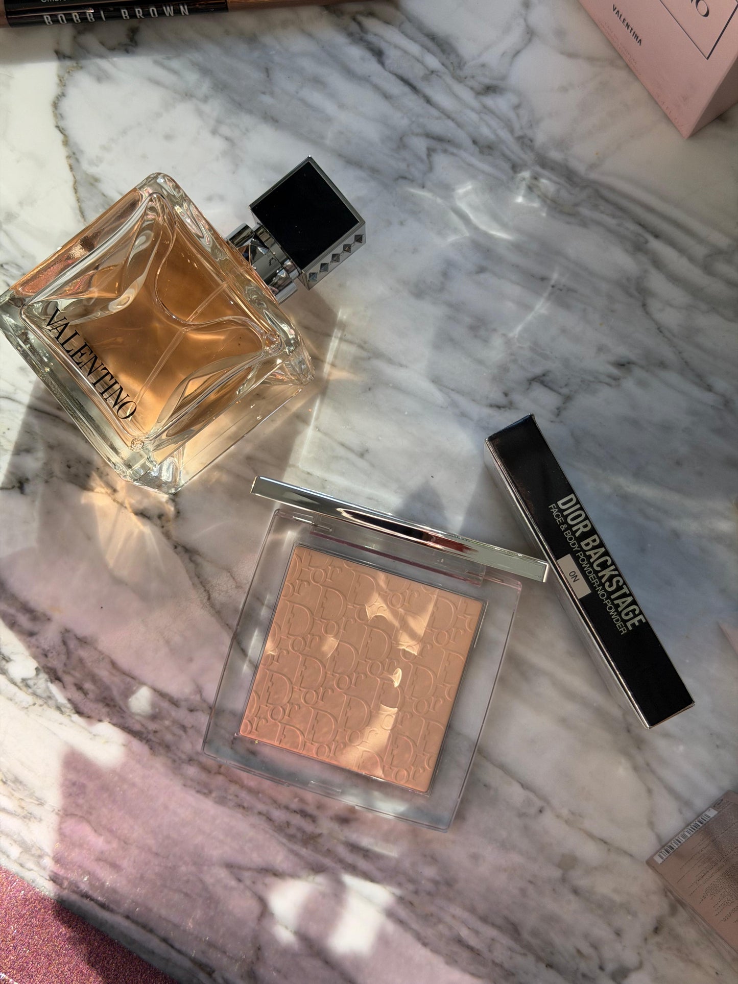 DIOR Backstage Face & Body Powder-No-Powder
Perfecting Translucent, Blurring Effect, Natural Radiant Finish - Long-Wear Matity