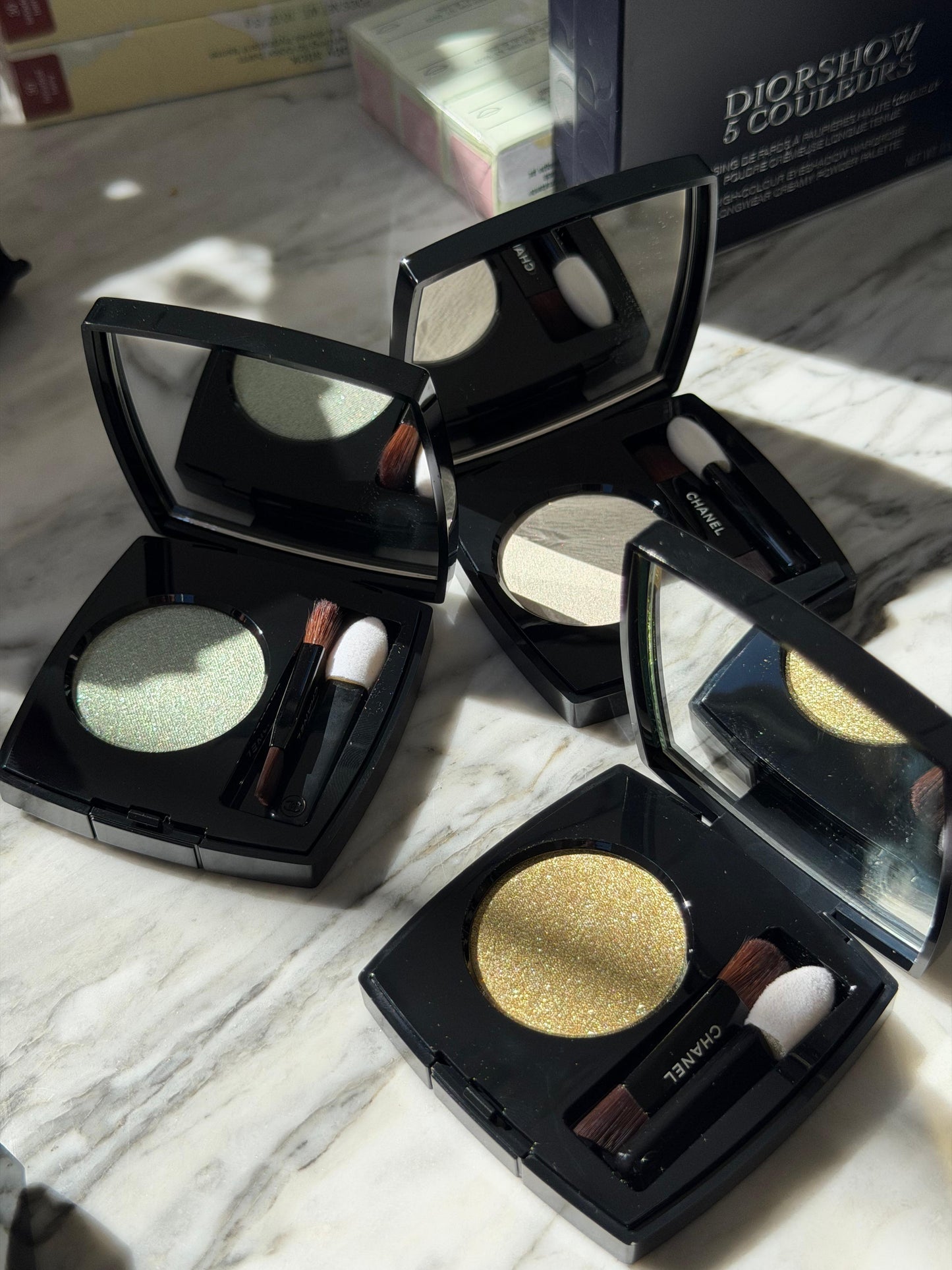 CHANEL Ombre Essentielle Multi-Use Longwearing Eyeshadow (224)
